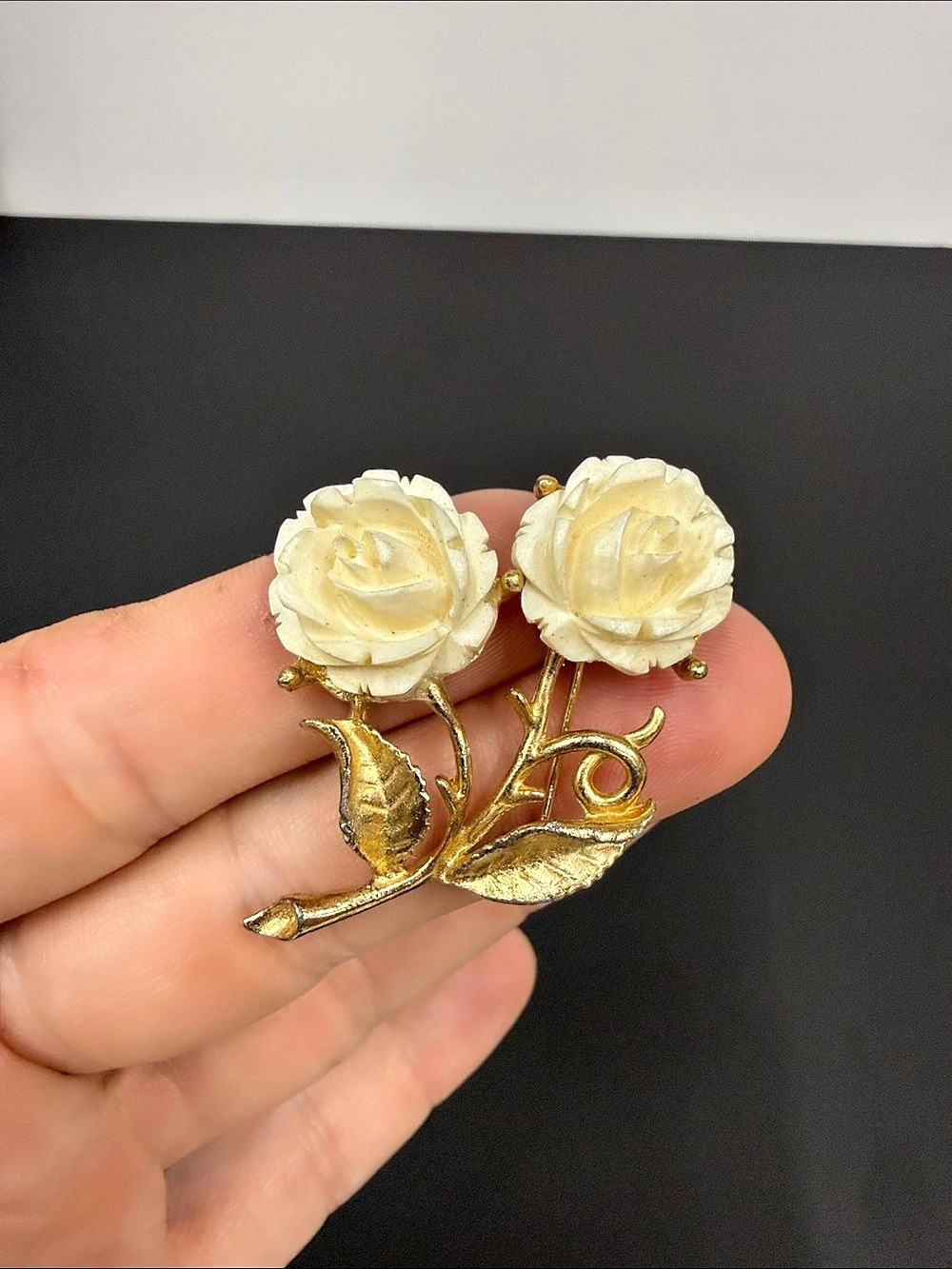 Vintage Carved Cream Rose Brooch Gold Tone Double Flower Floral Pin